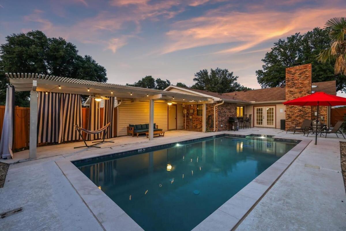 Spectacular 4Br 2,5Ba Holiday Home With Pool And Grill Carrollton Esterno foto