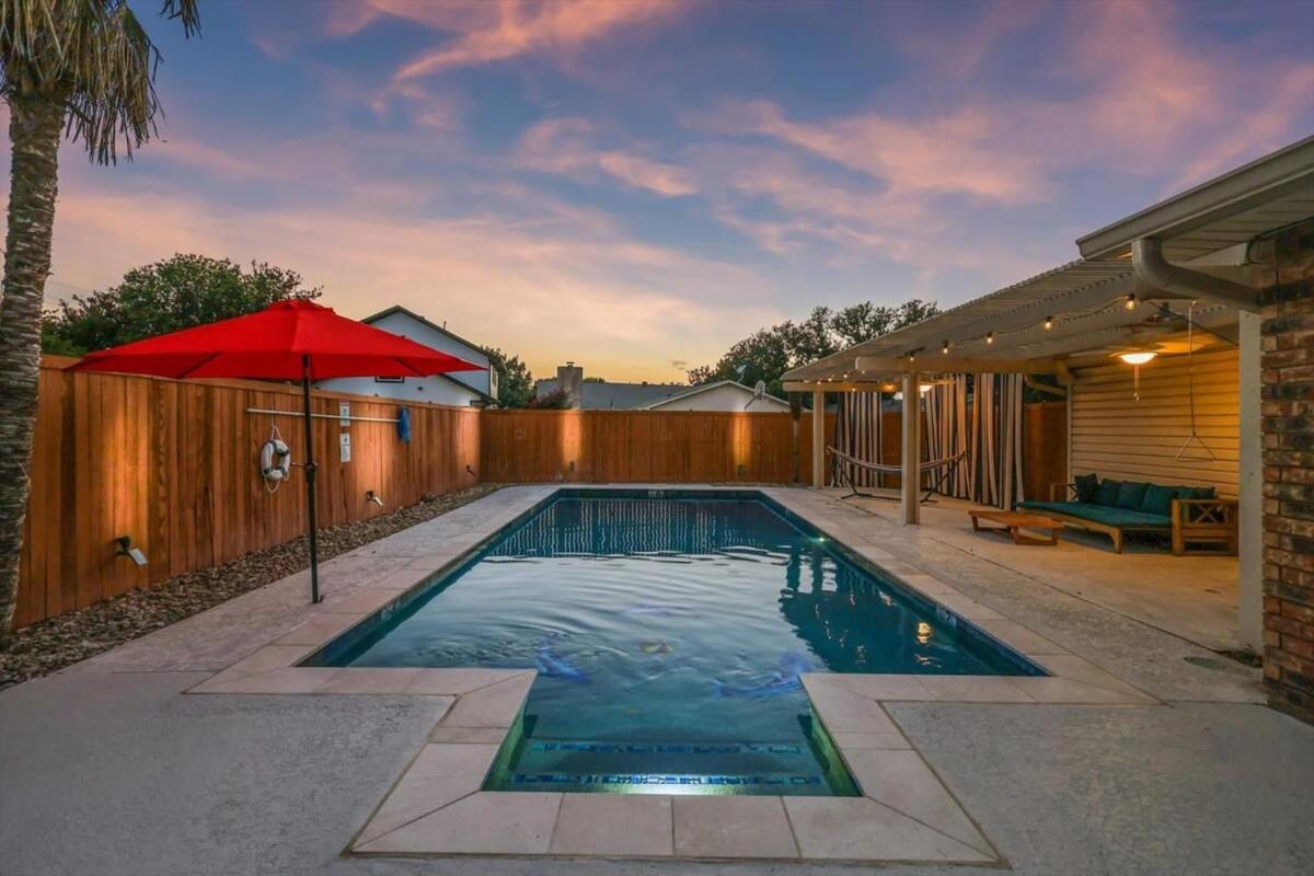 Spectacular 4Br 2,5Ba Holiday Home With Pool And Grill Carrollton Esterno foto